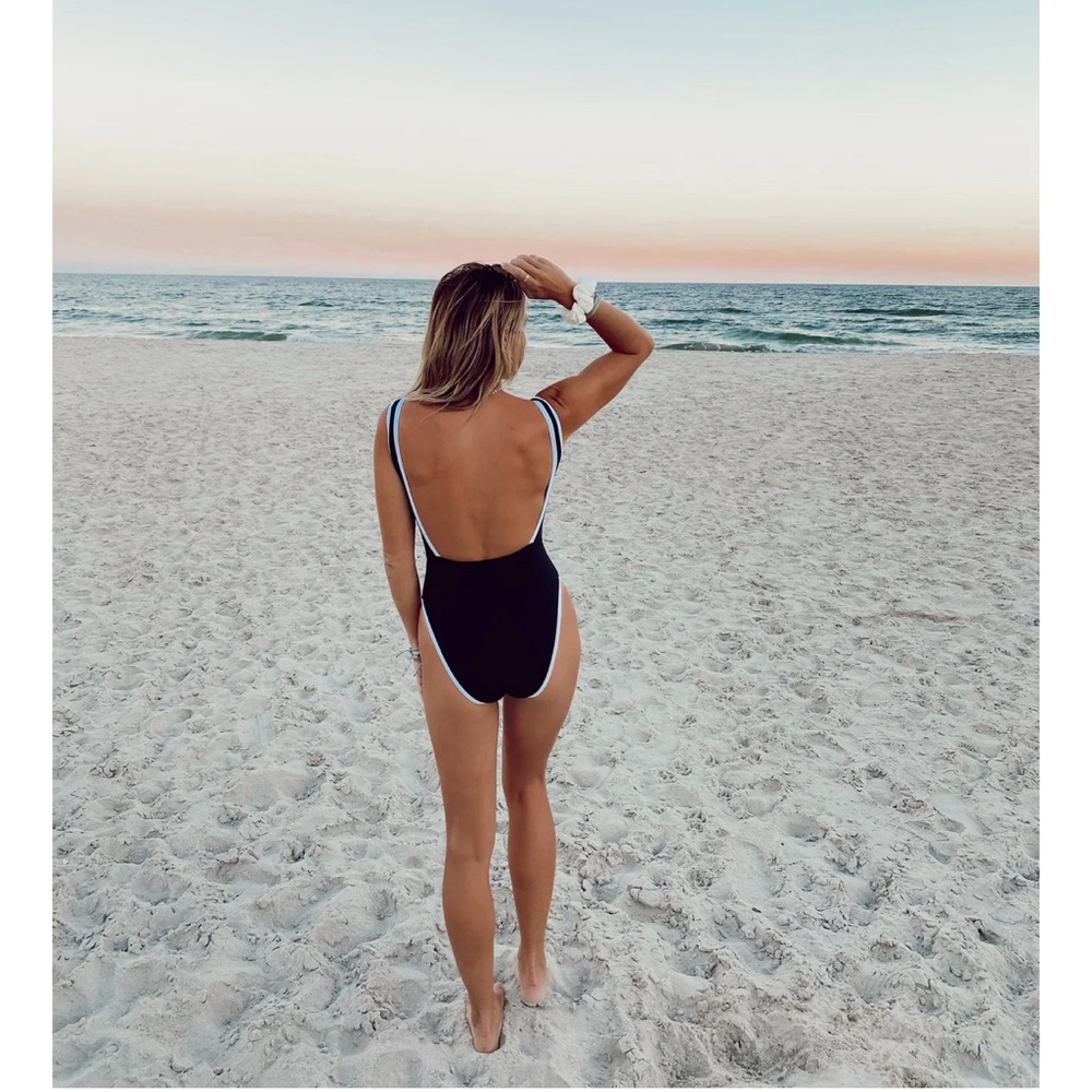 LainSnow Black Ocean Isle One-Piece